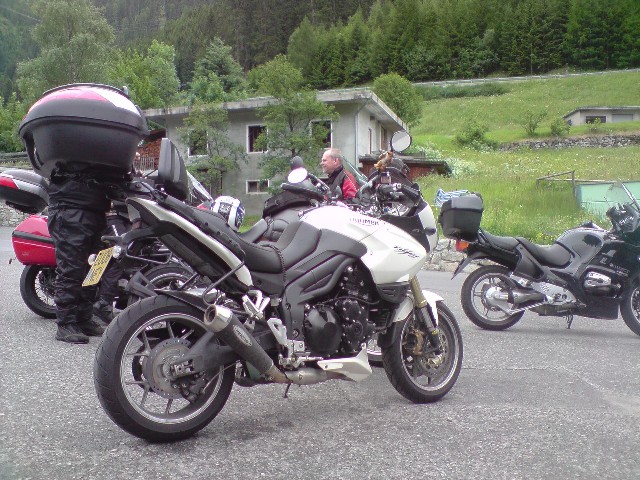 640x480 pixels (123K)